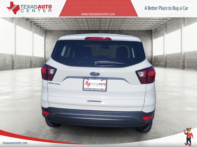 Ford Escape Vehicle Full-screen Gallery Image 06