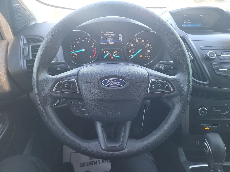 Ford Escape Vehicle Full-screen Gallery Image 14