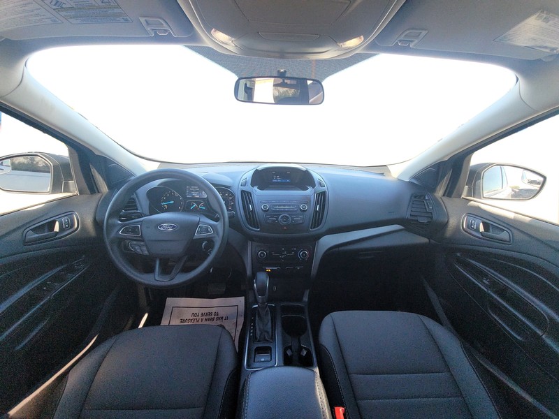 Ford Escape Vehicle Full-screen Gallery Image 15