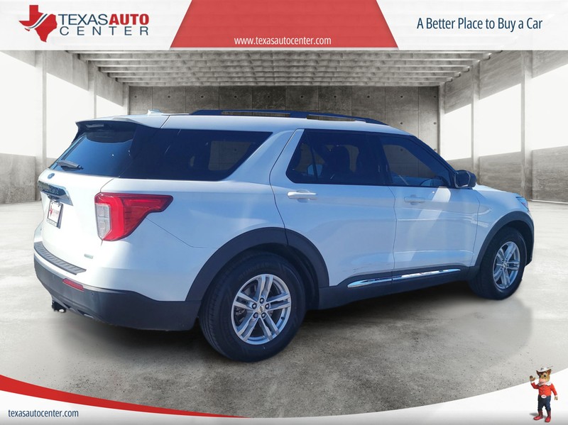 Ford Explorer Vehicle Full-screen Gallery Image 07