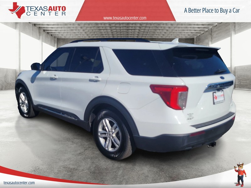 Ford Explorer Vehicle Full-screen Gallery Image 08