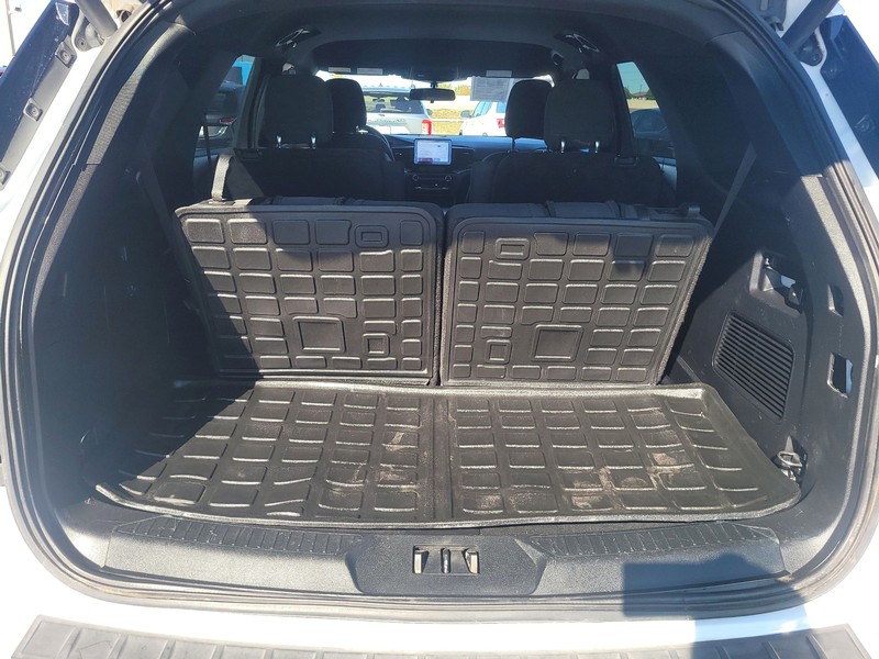 Ford Explorer Vehicle Full-screen Gallery Image 11