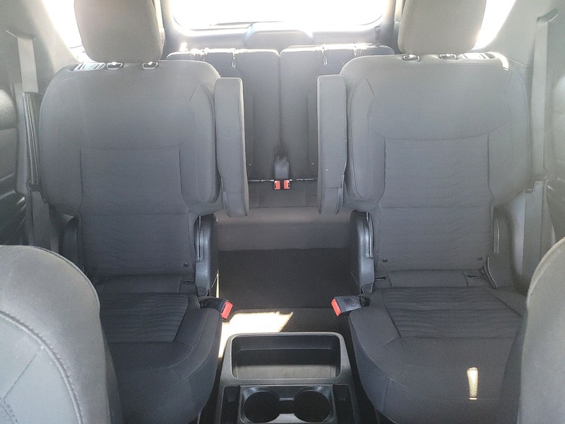 Ford Explorer Vehicle Full-screen Gallery Image 13