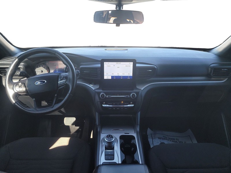 Ford Explorer Vehicle Full-screen Gallery Image 16