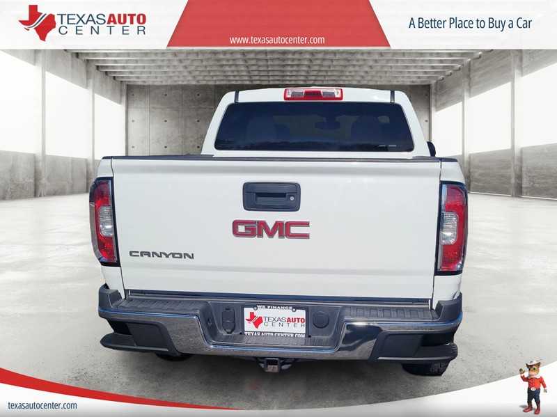 GMC Canyon Vehicle Full-screen Gallery Image 06