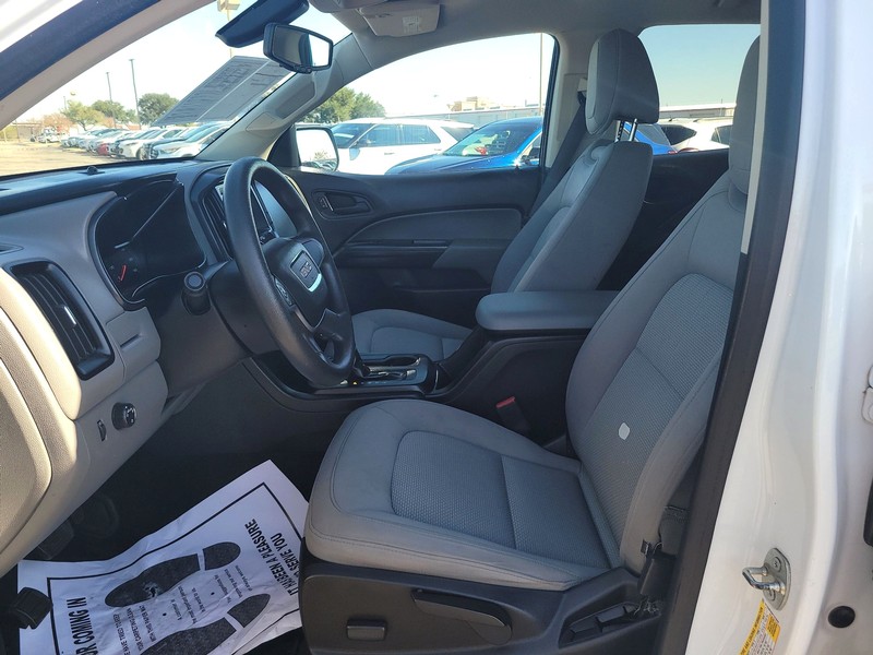 GMC Canyon Vehicle Full-screen Gallery Image 09