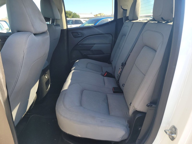 GMC Canyon Vehicle Full-screen Gallery Image 10