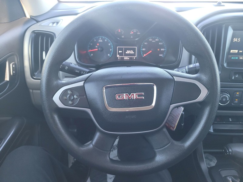 GMC Canyon Vehicle Full-screen Gallery Image 13