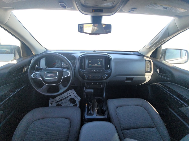 GMC Canyon Vehicle Full-screen Gallery Image 14