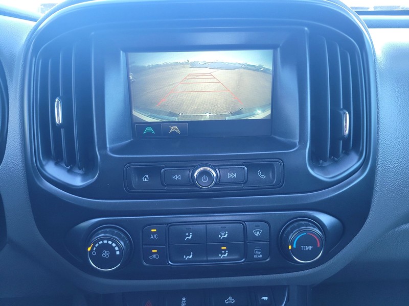 GMC Canyon Vehicle Full-screen Gallery Image 16