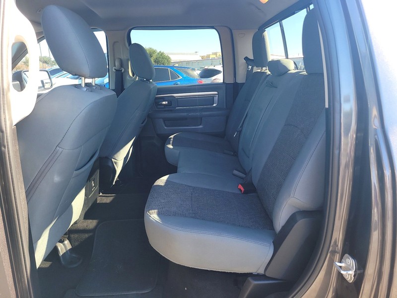 Ram 1500 Vehicle Full-screen Gallery Image 10