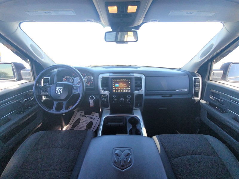 Ram 1500 Vehicle Full-screen Gallery Image 14