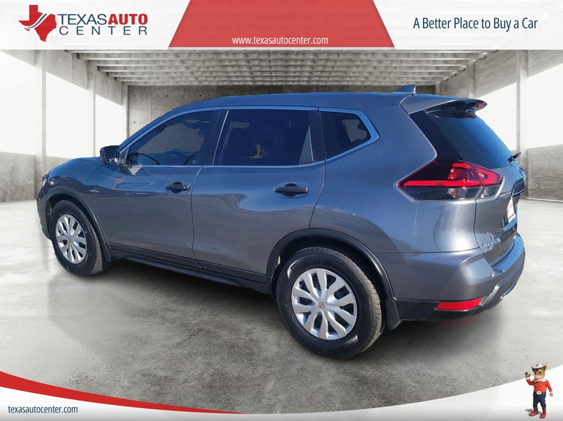 Nissan Rogue Vehicle Full-screen Gallery Image 02
