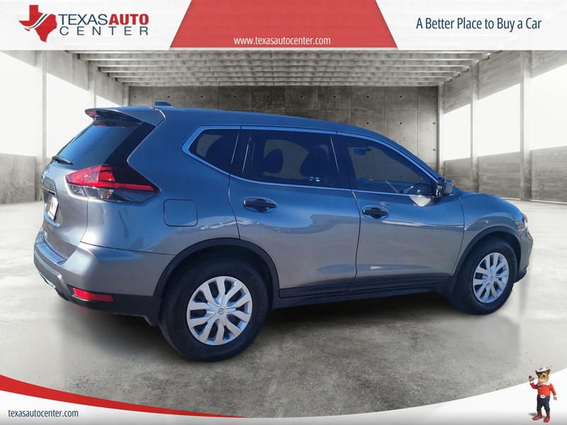 Nissan Rogue Vehicle Full-screen Gallery Image 07