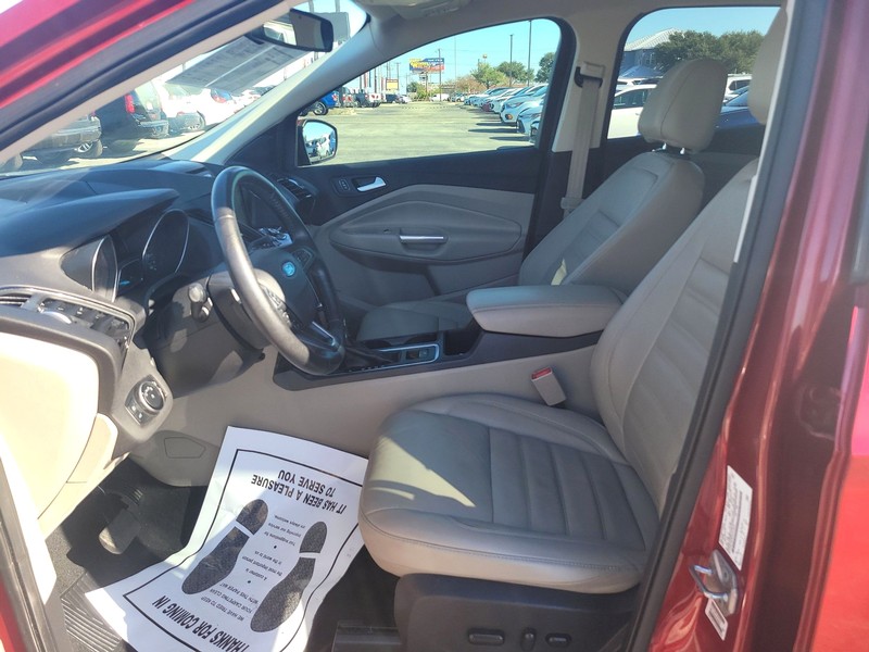 Ford Escape Vehicle Full-screen Gallery Image 09