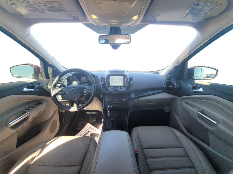 Ford Escape Vehicle Full-screen Gallery Image 15