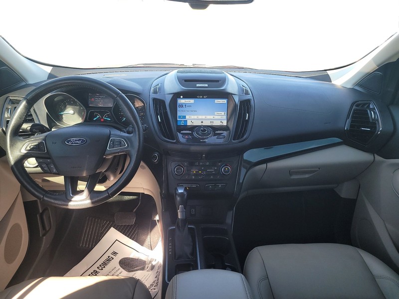 Ford Escape Vehicle Full-screen Gallery Image 16