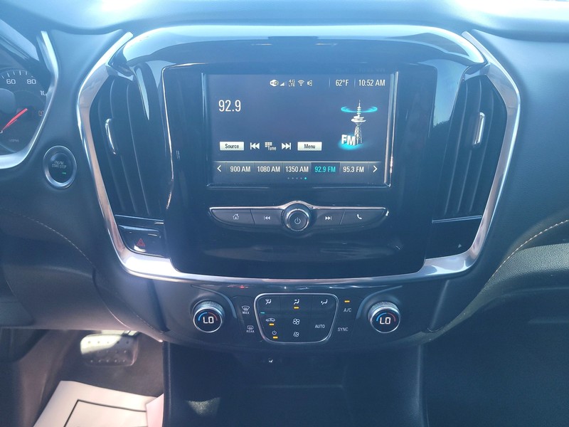 Chevrolet Traverse Vehicle Full-screen Gallery Image 12