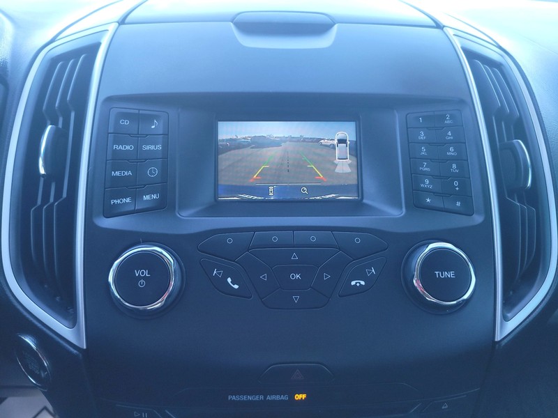 Ford Edge Vehicle Full-screen Gallery Image 17