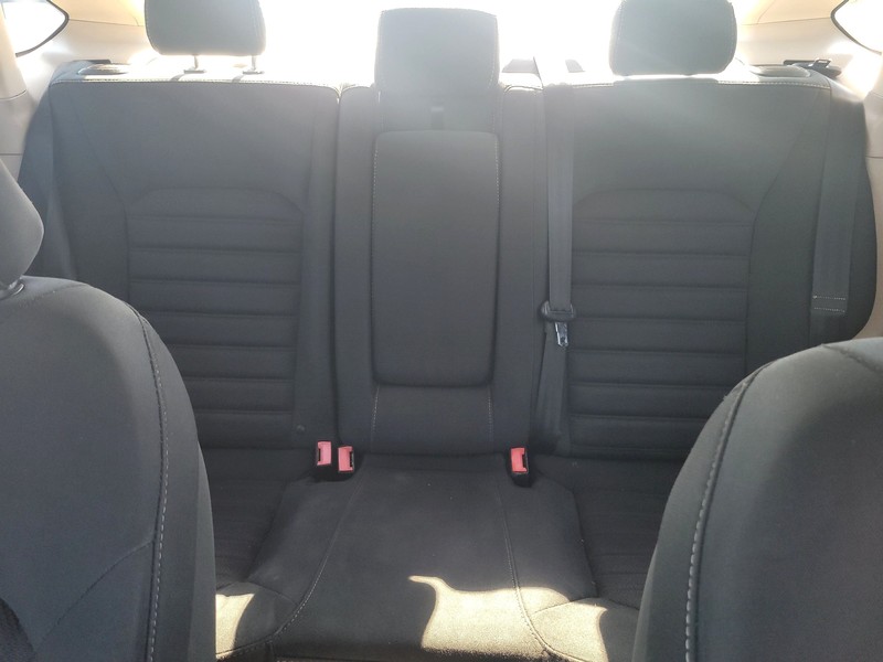 Ford Fusion Vehicle Full-screen Gallery Image 12