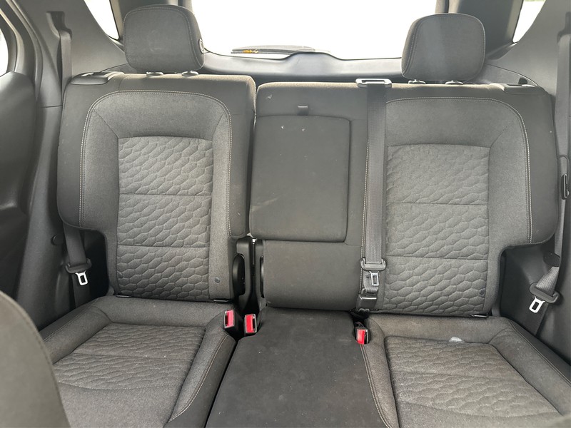 Chevrolet Equinox Vehicle Full-screen Gallery Image 13