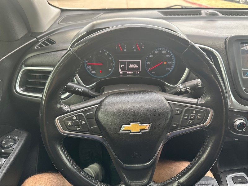 Chevrolet Equinox Vehicle Full-screen Gallery Image 14