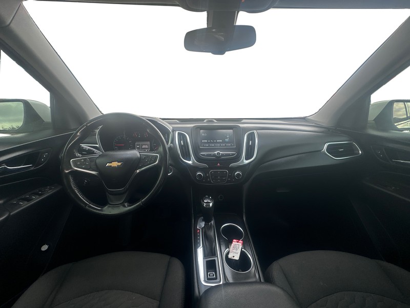 Chevrolet Equinox Vehicle Full-screen Gallery Image 15