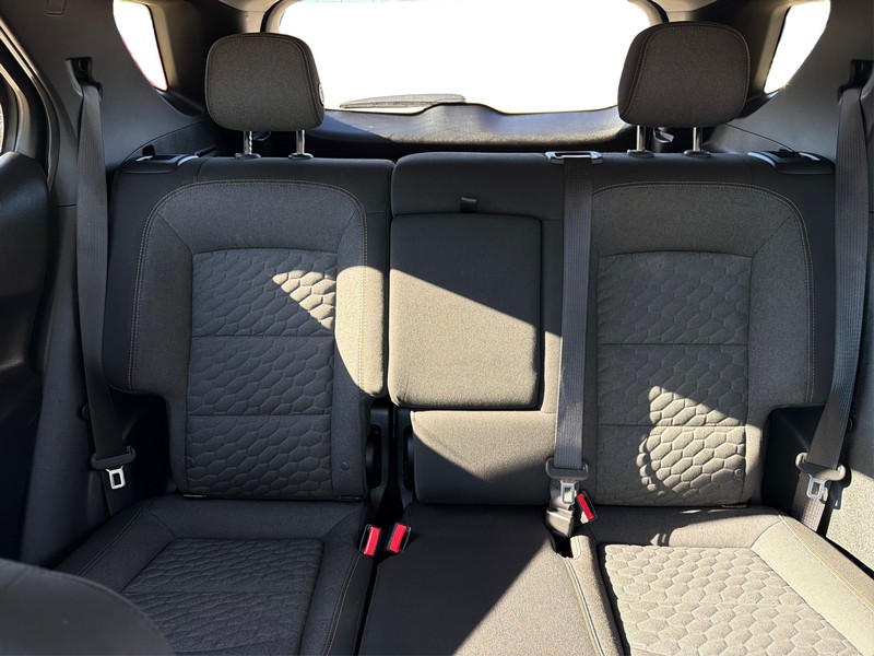 Chevrolet Equinox Vehicle Full-screen Gallery Image 13