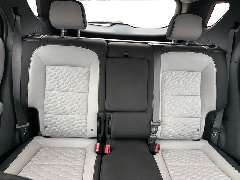 Chevrolet Equinox Vehicle Full-screen Gallery Image 13