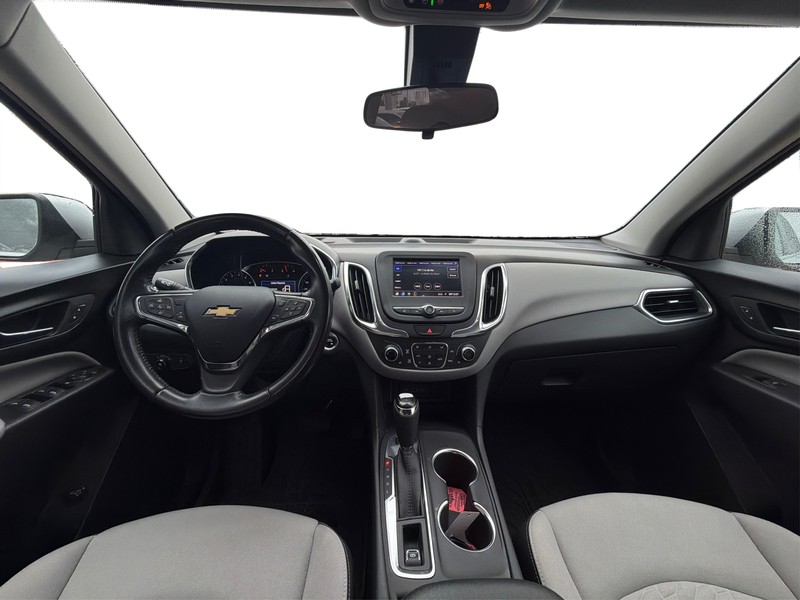Chevrolet Equinox Vehicle Full-screen Gallery Image 16