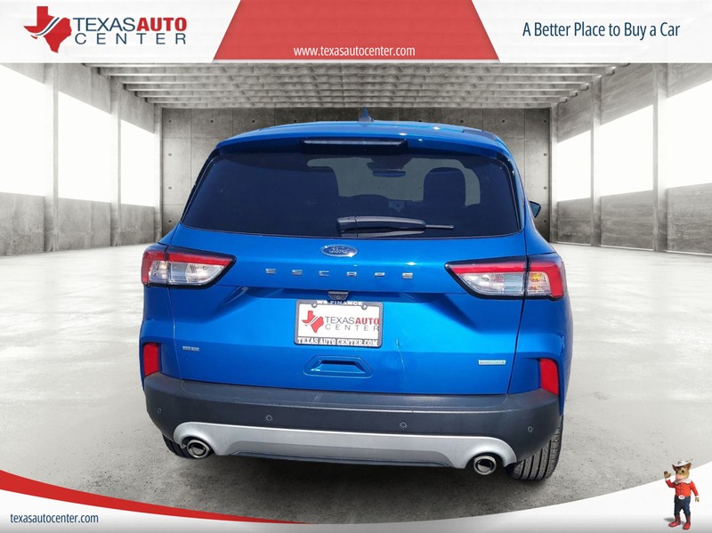 Ford Escape Vehicle Full-screen Gallery Image 06