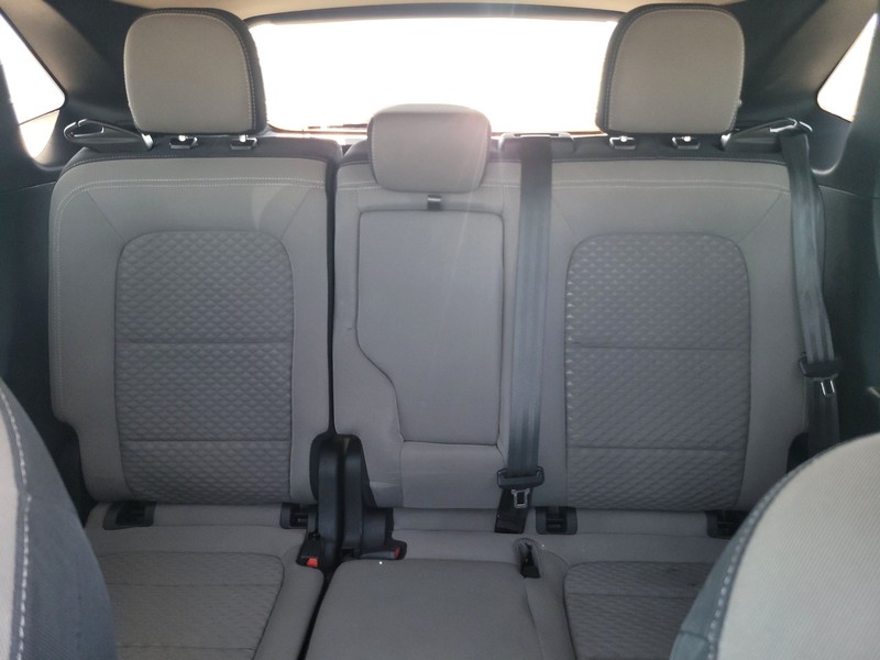 Ford Escape Vehicle Full-screen Gallery Image 13