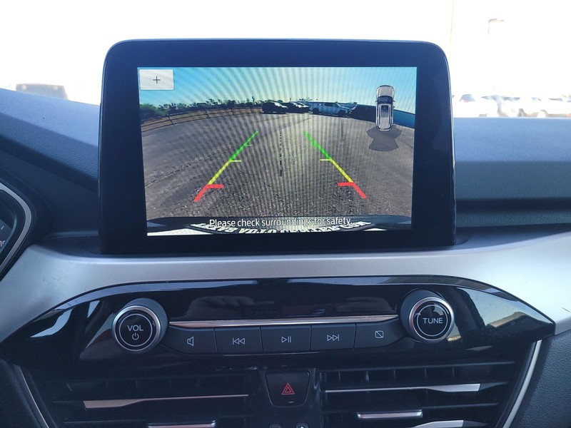 Ford Escape Vehicle Full-screen Gallery Image 17