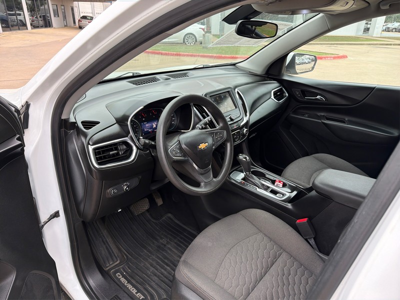 Chevrolet Equinox Vehicle Full-screen Gallery Image 09