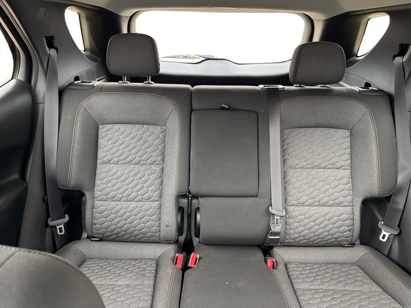 Chevrolet Equinox Vehicle Full-screen Gallery Image 13