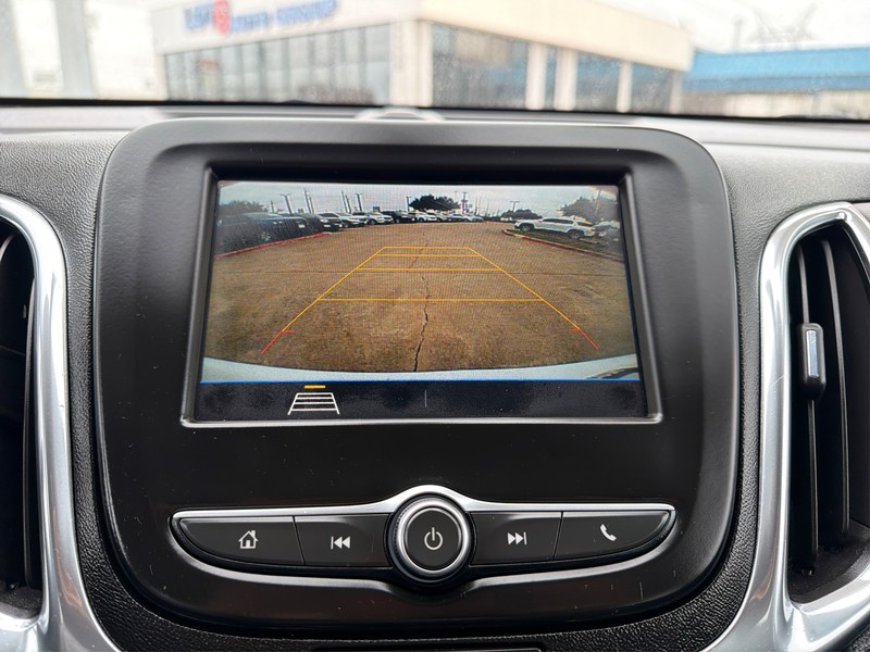 Chevrolet Equinox Vehicle Full-screen Gallery Image 17