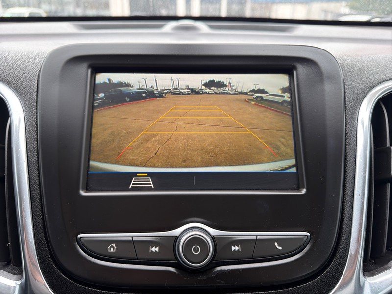 Chevrolet Equinox Vehicle Full-screen Gallery Image 17