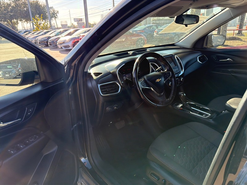 Chevrolet Equinox Vehicle Full-screen Gallery Image 09