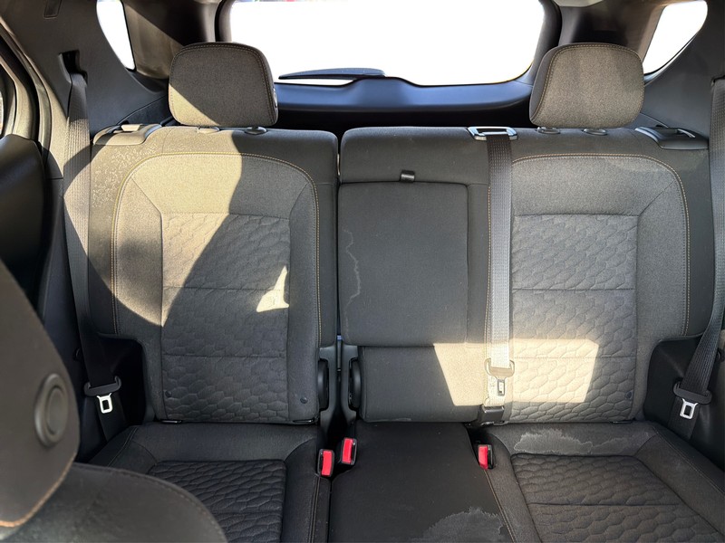 Chevrolet Equinox Vehicle Full-screen Gallery Image 13