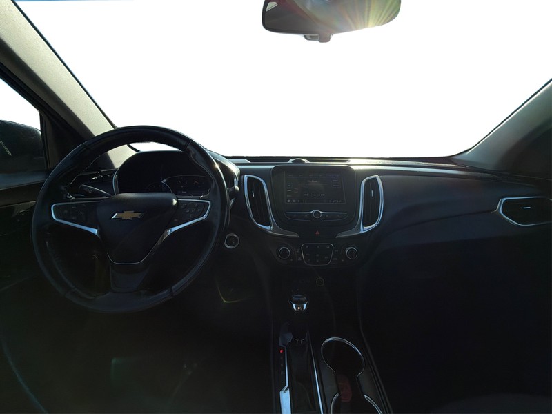 Chevrolet Equinox Vehicle Full-screen Gallery Image 16