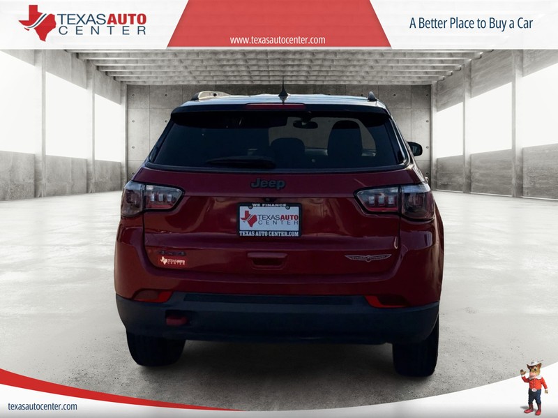 Jeep Compass Vehicle Full-screen Gallery Image 6