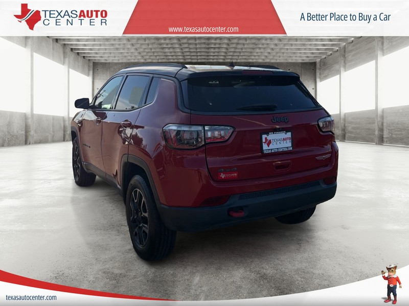 Jeep Compass Vehicle Full-screen Gallery Image 8