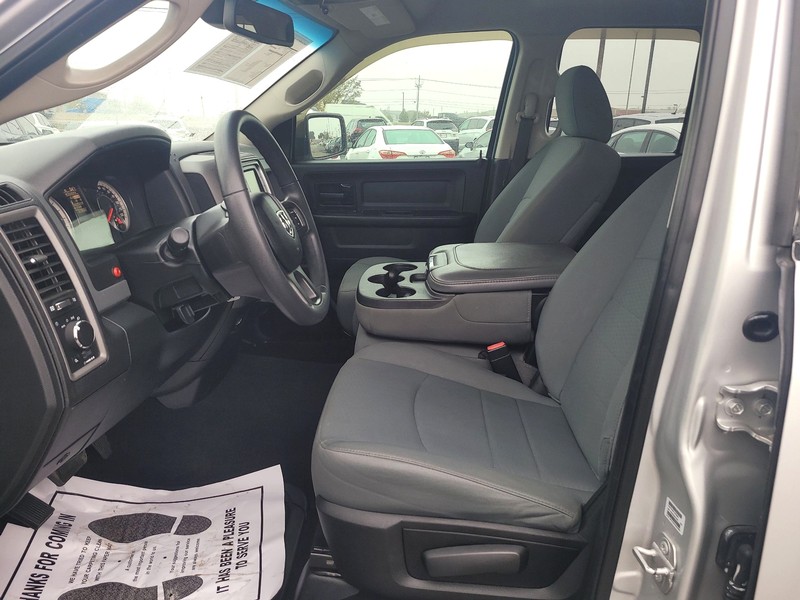 Ram 1500 Vehicle Full-screen Gallery Image 09