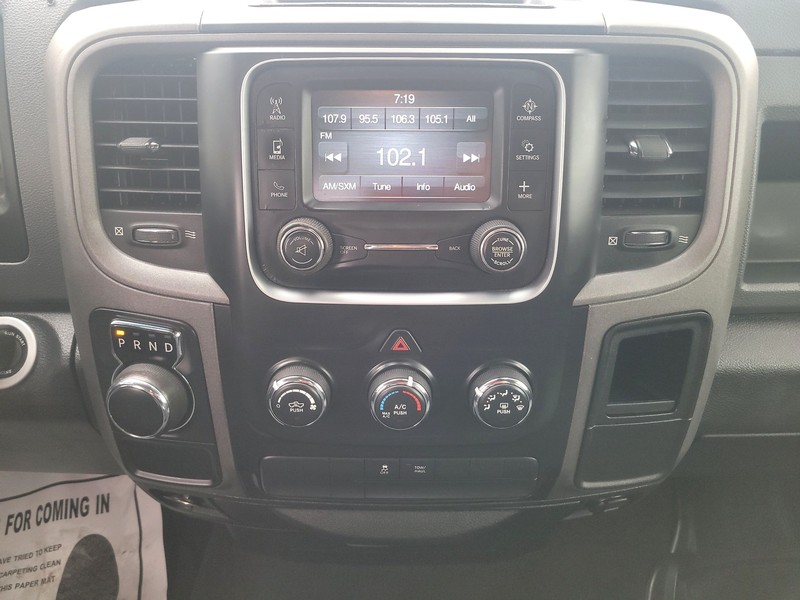 Ram 1500 Vehicle Full-screen Gallery Image 11