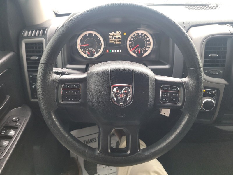 Ram 1500 Vehicle Full-screen Gallery Image 13