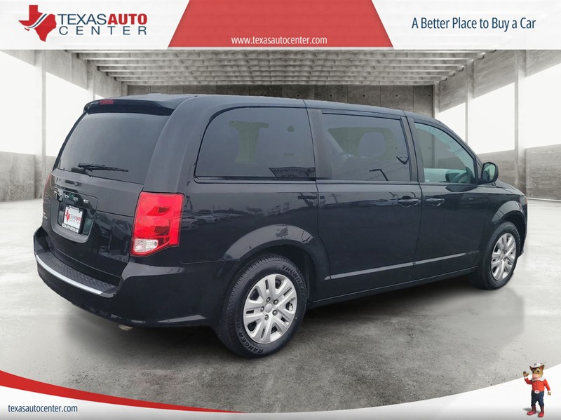 Dodge Grand Caravan Vehicle Full-screen Gallery Image 07