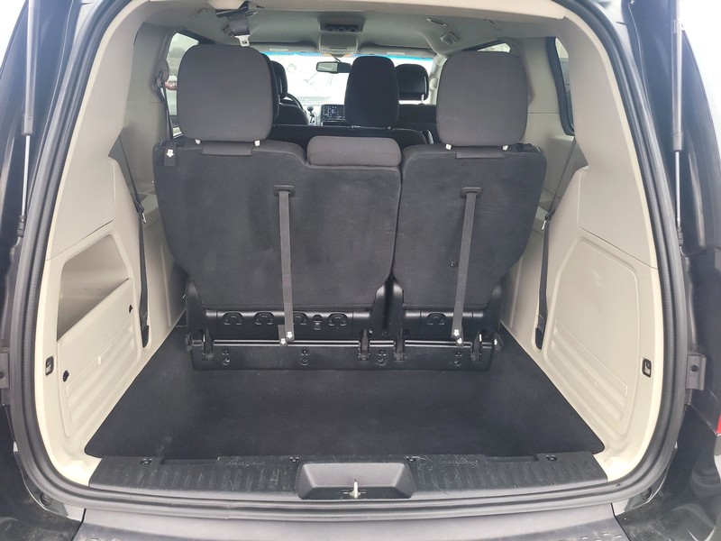 Dodge Grand Caravan Vehicle Full-screen Gallery Image 11