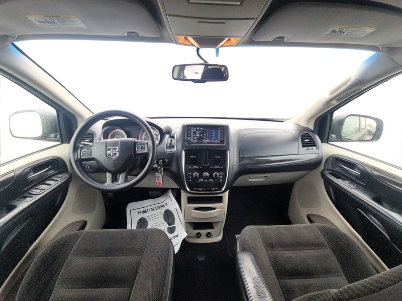 Dodge Grand Caravan Vehicle Full-screen Gallery Image 15