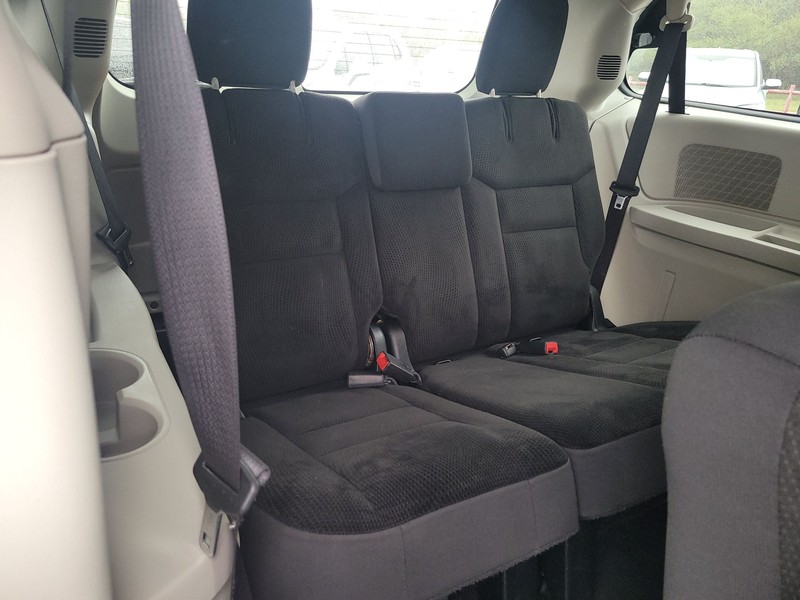 Dodge Grand Caravan Vehicle Full-screen Gallery Image 17