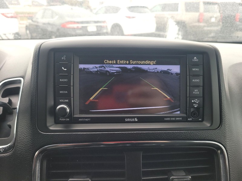 Dodge Grand Caravan Vehicle Full-screen Gallery Image 18